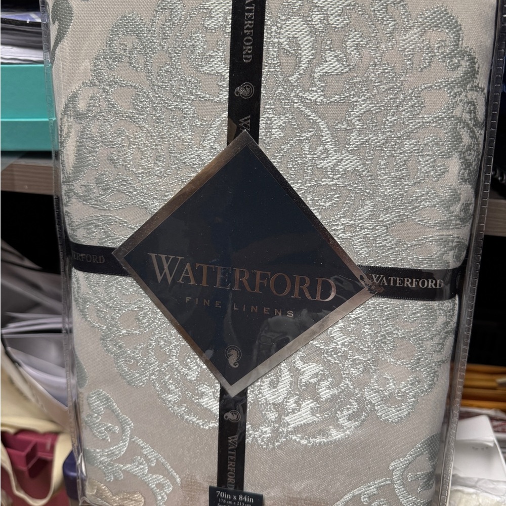 Waterford Jonet Silver Tablecloth 70 x 84